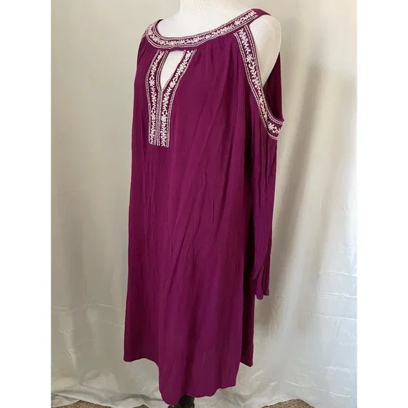 Time & Tru Plum Purple Cold-Shoulder Keyhole Embroider Trim Textured Midi Dress - Picture 11 of 12